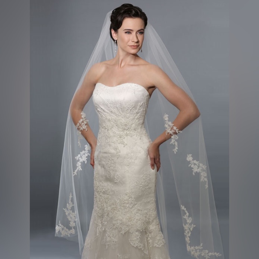 V7159 Veil in Ivory | Bel Aire Bridal
